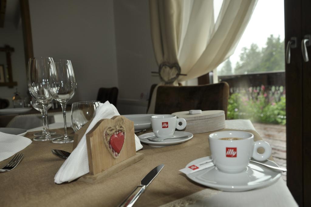 La Monitori Hotel Sinaia Quarto foto